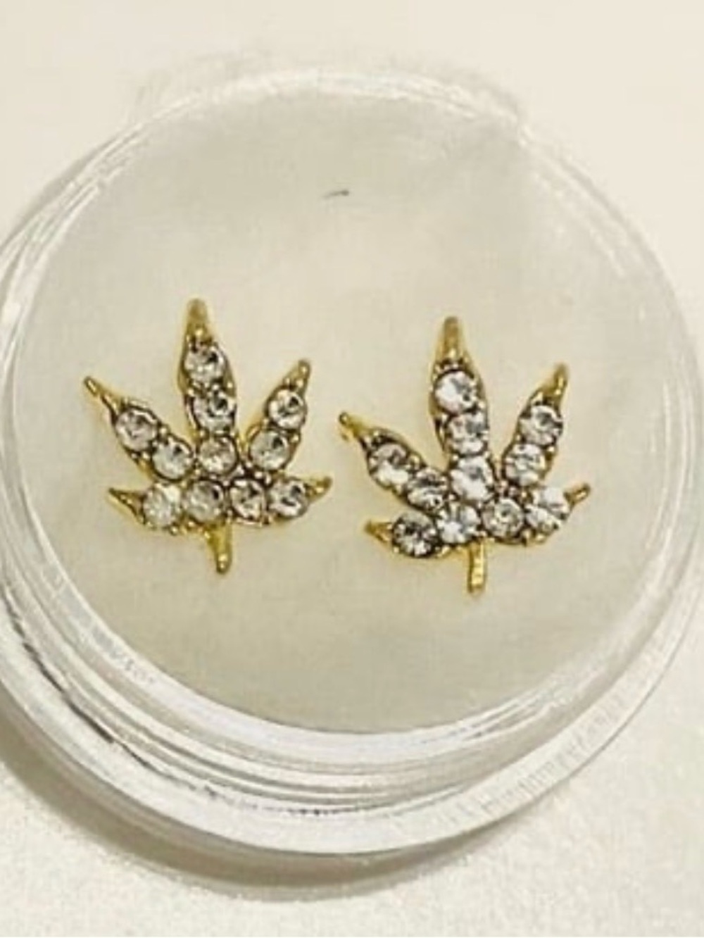 Elegant 420 nail art charms 6 pieces.